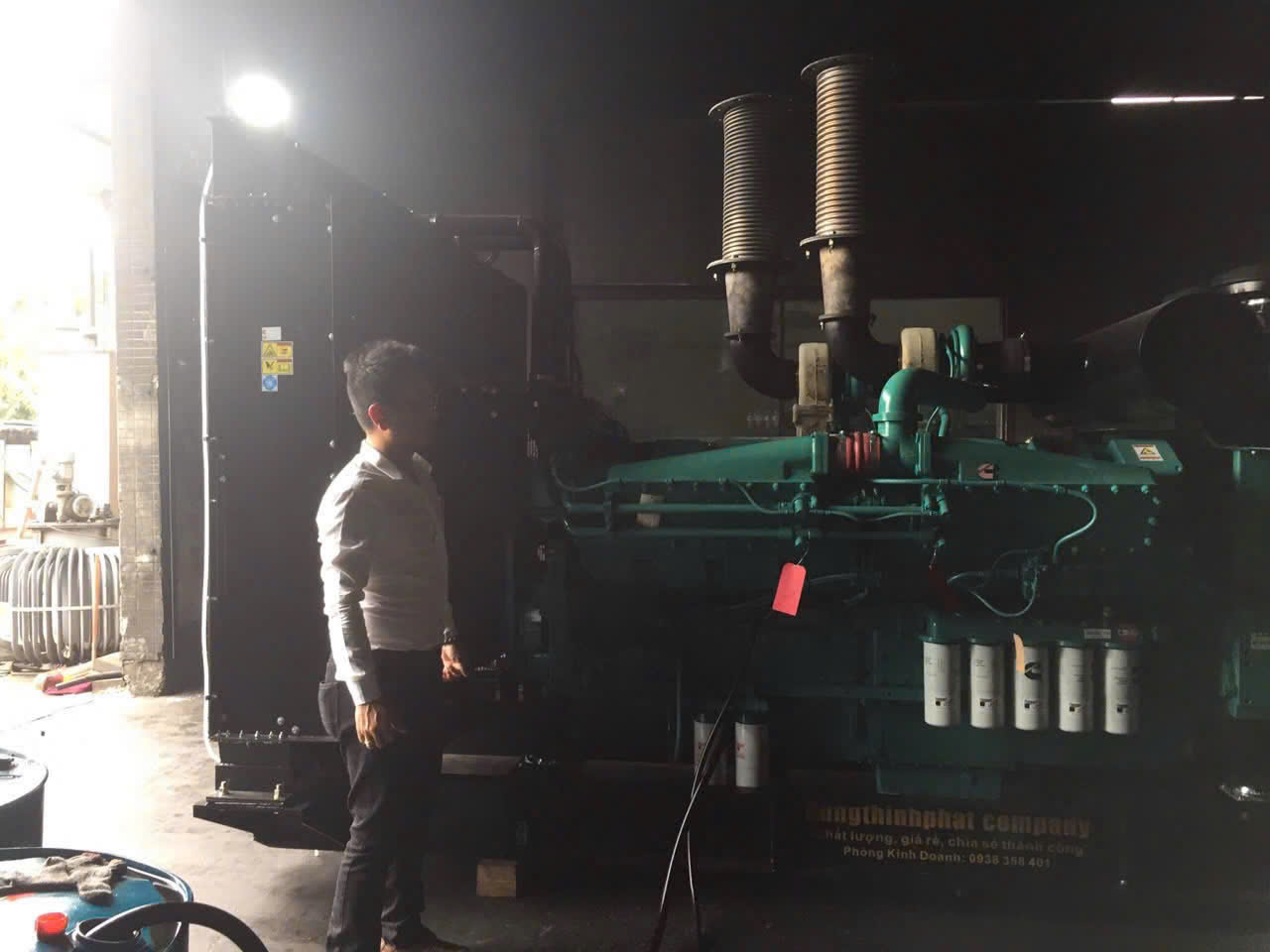 Hình Máy phát điện Cummins 590kVA - Hình 2
