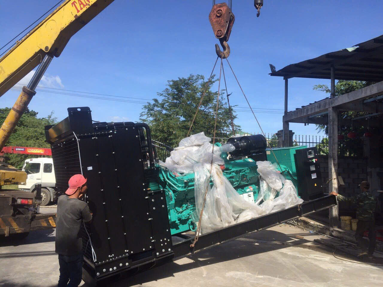 Hình ảnh Máy phát điện Cummins 75kVA - Hình 2