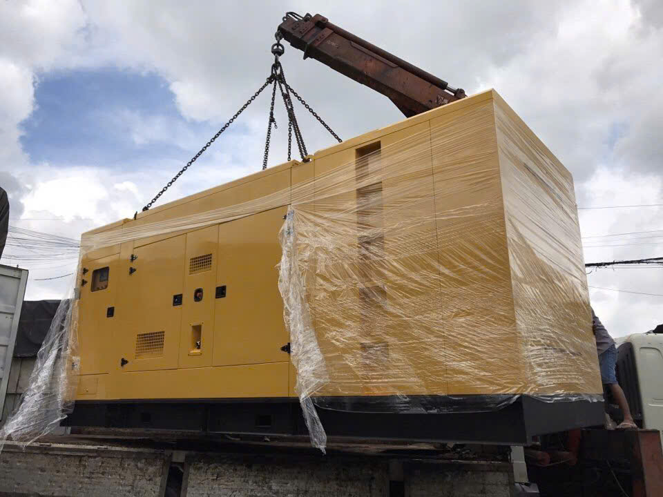 Máy phát điện Cummins chính hãng - Hình 1