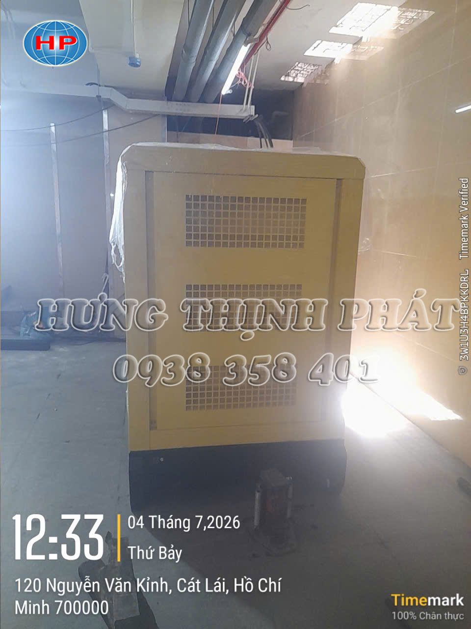 cẩu hạ máy phát điện Cummins 165kVA tại dự án bất động sản